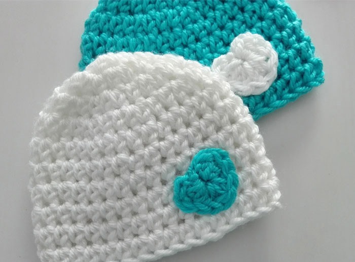 Little Heart Preemie Hat - These free newborn crochet hat patterns are fun and easy to work on. These baby accessories are so fast to make and anyone can do it. #CrochetBabyHatPatterns #CrochetHatPatterns #CrochetNewbornHats