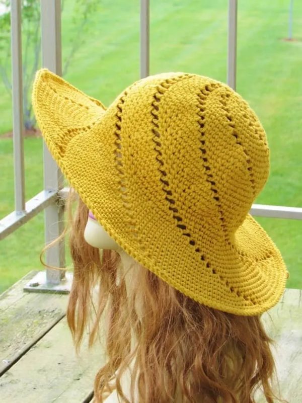Simple Crochet Summer Hat
